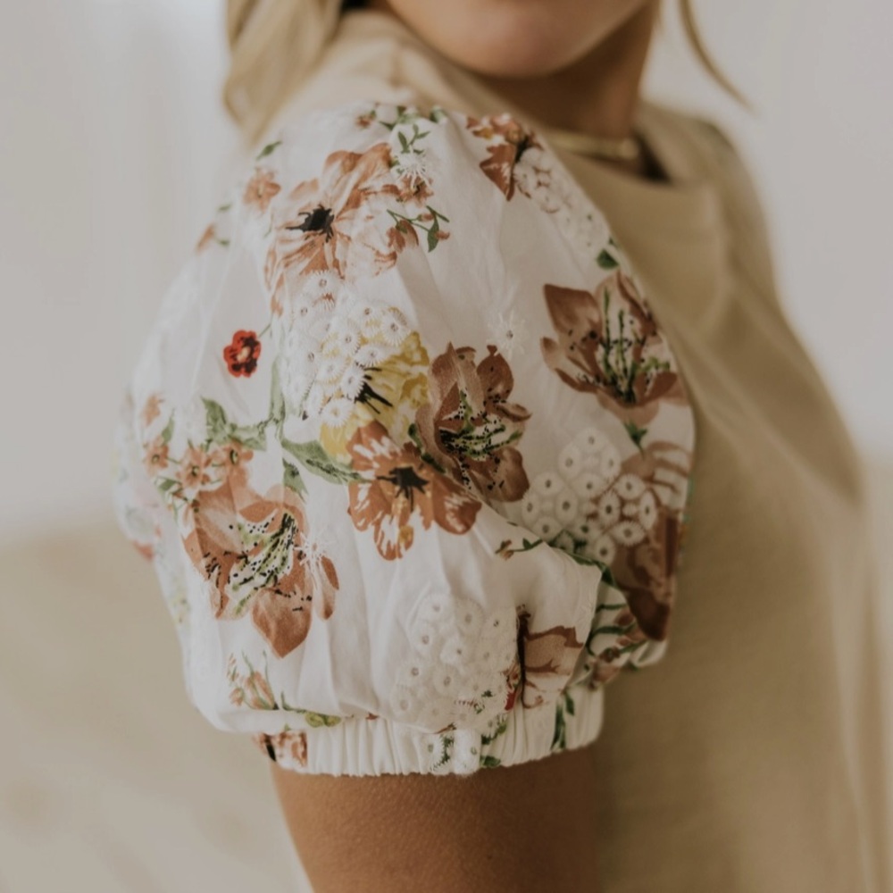 Floral Sleeve Beige Top - Picture 3 of 6